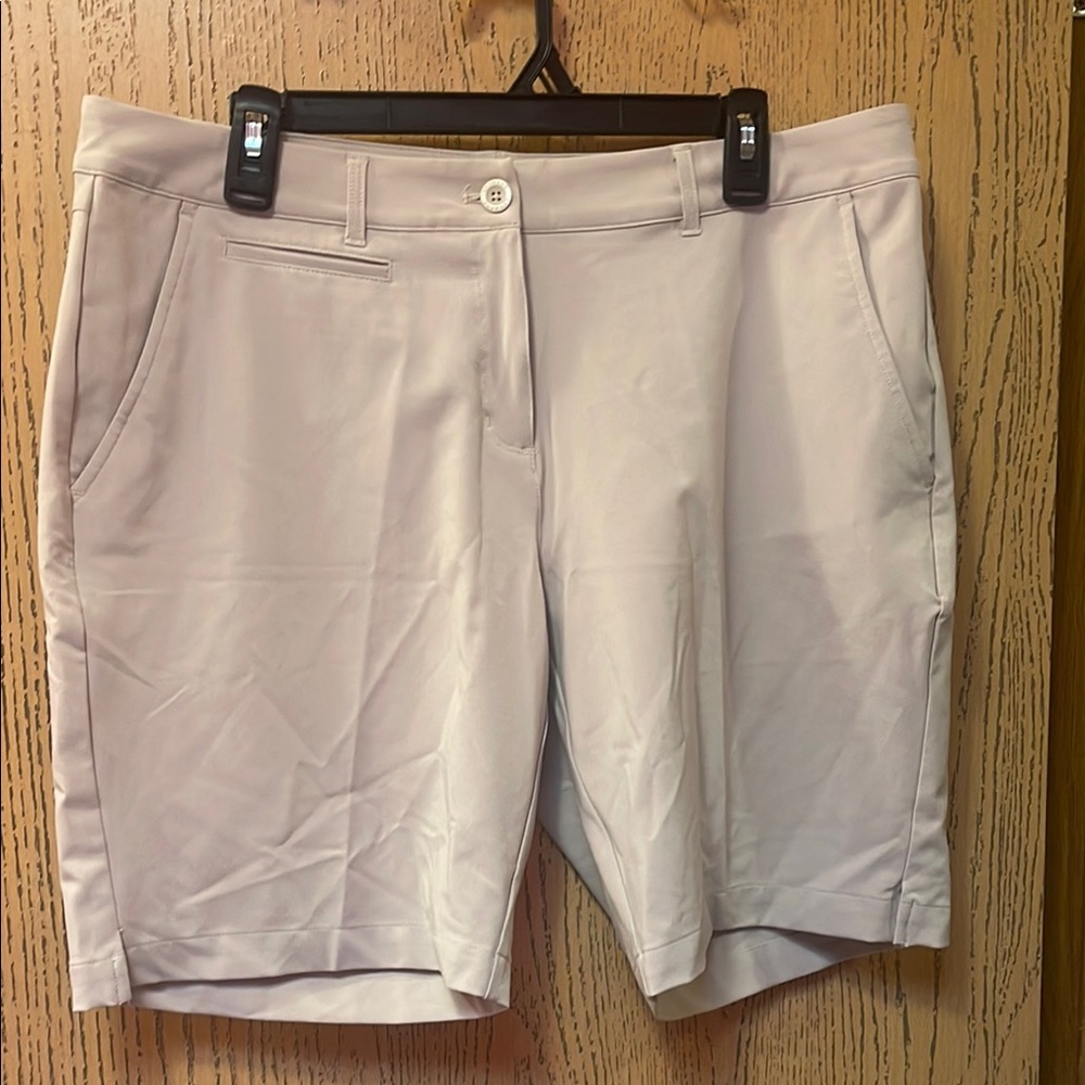 Cream Bermuda Shorts with Textured Fabric and Belt Loops